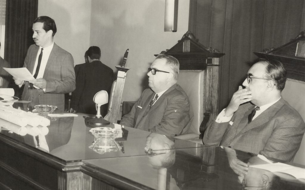 1ª Colación. Koglher, Bernardo Houssay, Arq Eduardo Pedro Rodriguez Pozo. Edificio de la Legislatura Provincial